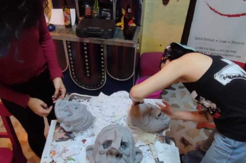 38-TALLER-CONSTRUCCION-Y-MANEJO-DE-MASCARAS-AGITE-TEATRO